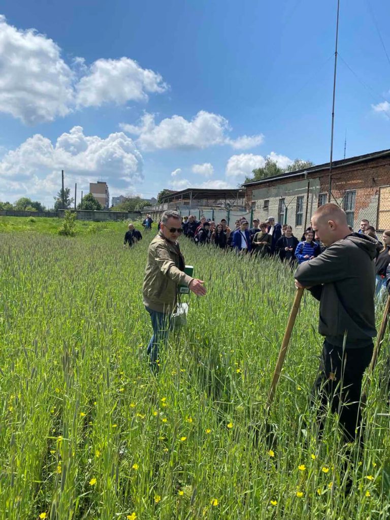 Professor Dmytruk and his students digging a pit to assess the soil properties and determine soil identification using LandPKS Soil ID in Ukraine. Images courtesy of Yuriy Dmytruk.